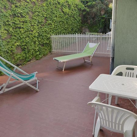 Residenza Il Poggio Apartamento San Bartolomeo Al Mare Quarto foto
