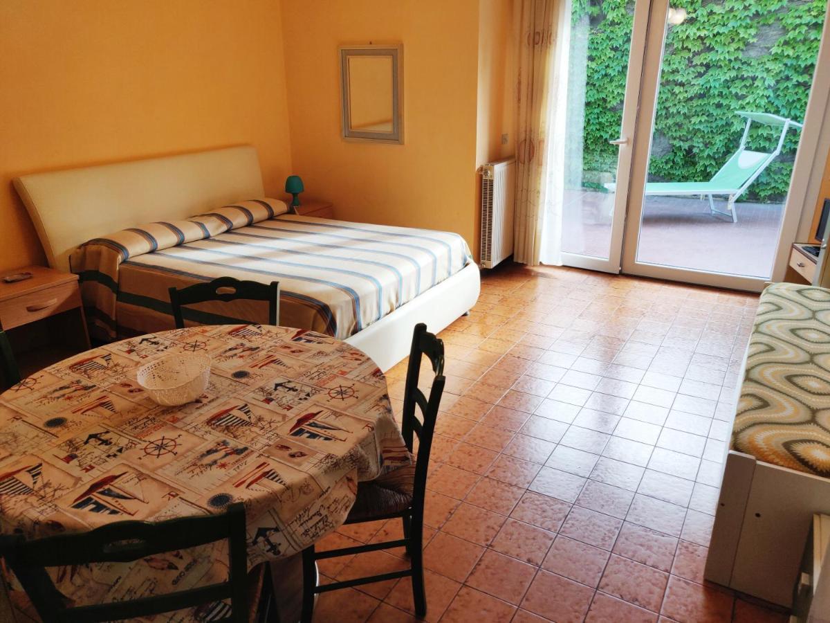 Residenza Il Poggio Apartamento San Bartolomeo Al Mare Exterior foto