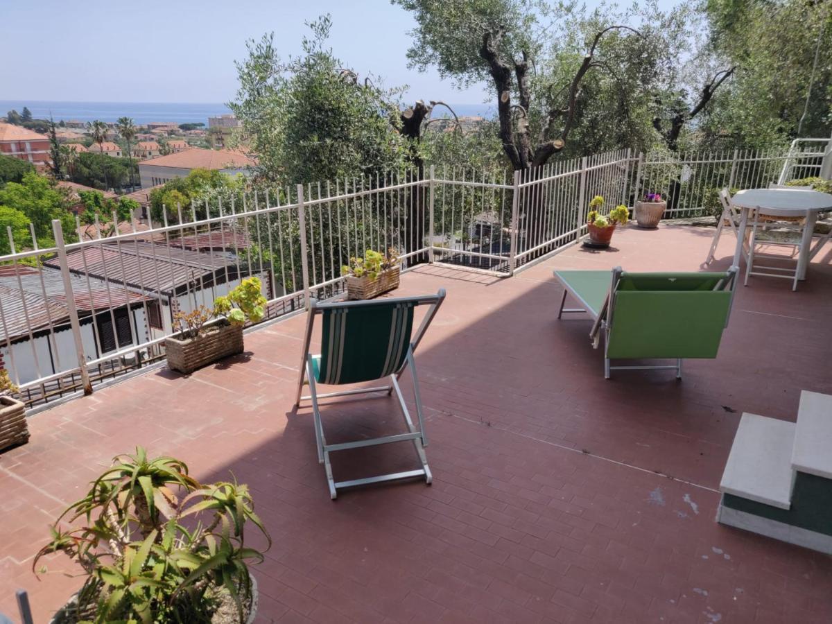 Residenza Il Poggio Apartamento San Bartolomeo Al Mare Exterior foto