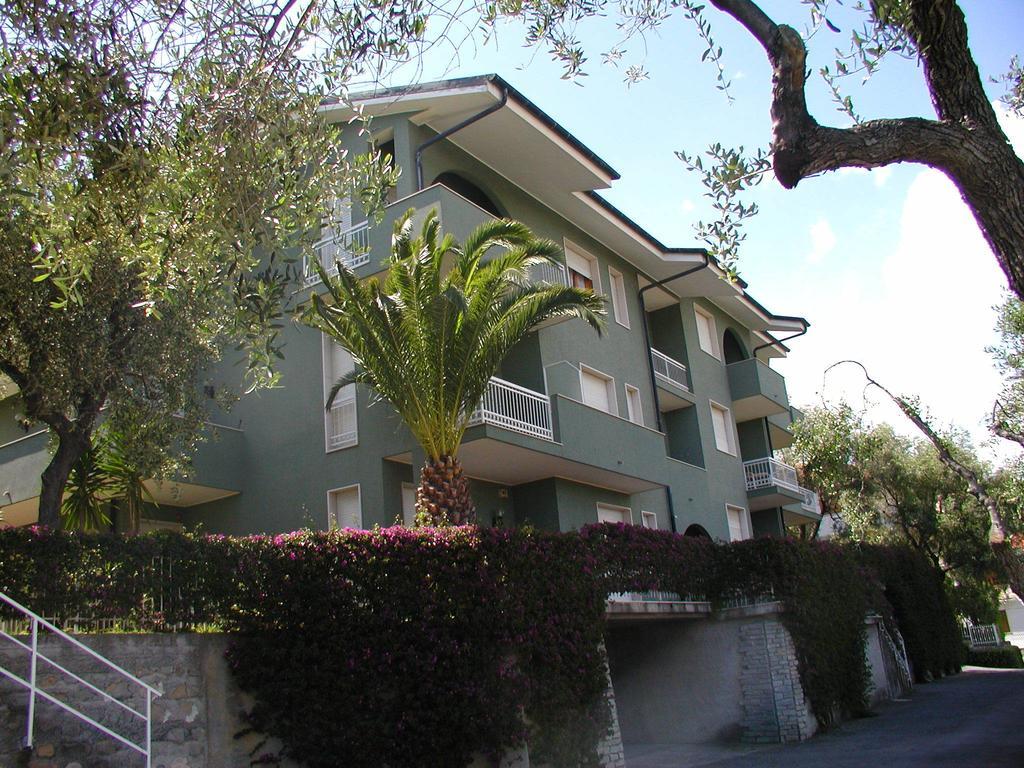 Residenza Il Poggio Apartamento San Bartolomeo Al Mare Exterior foto